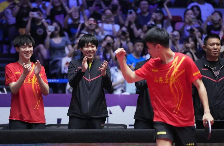 皇冠信用网
_乒超联赛卫冕冠军演逆转 樊振东13连胜难救主