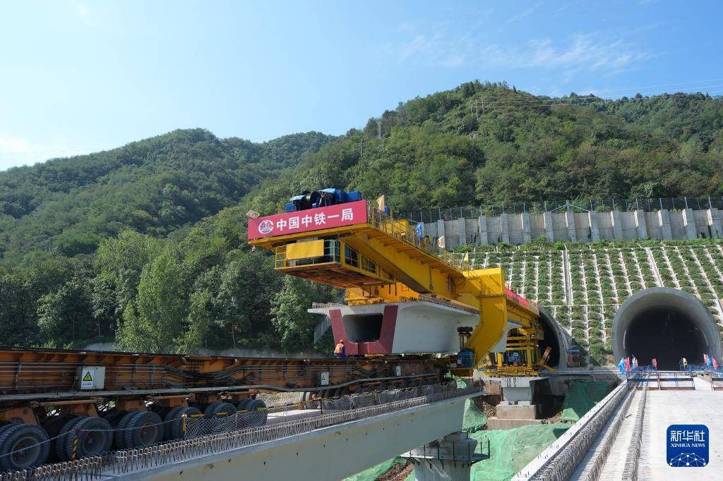 皇冠信用網正网
_西康高铁全线完成桥梁架设