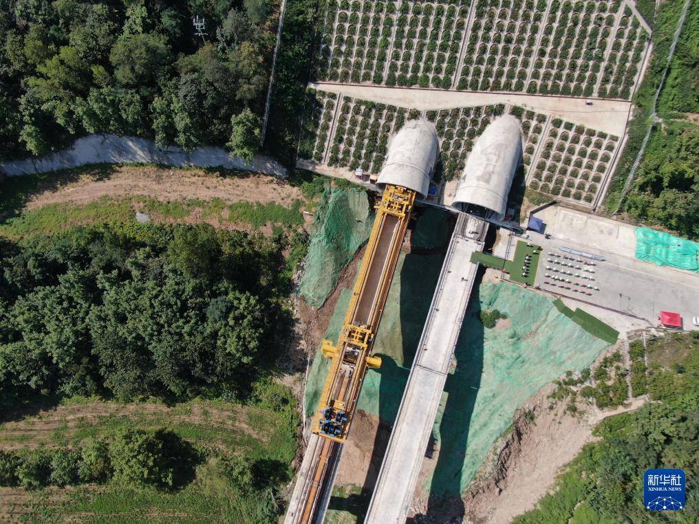 皇冠信用網正网
_西康高铁全线完成桥梁架设