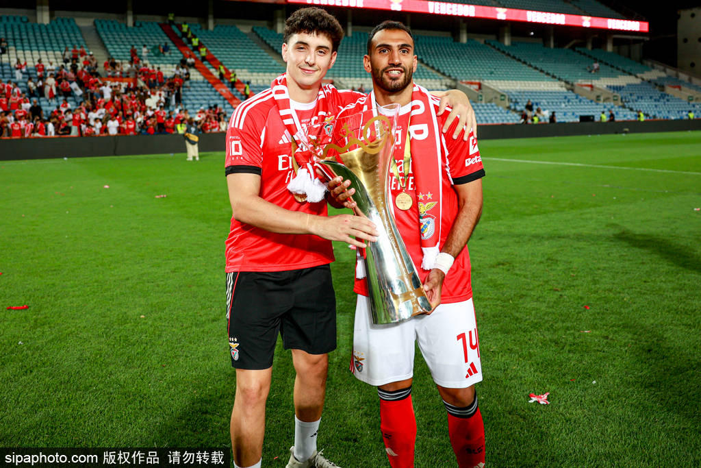 皇冠信用登1_曼联引援新动向：若无法签下塞斯科皇冠信用登1，阿格霍瓦与帕夫利季斯成替代人选！