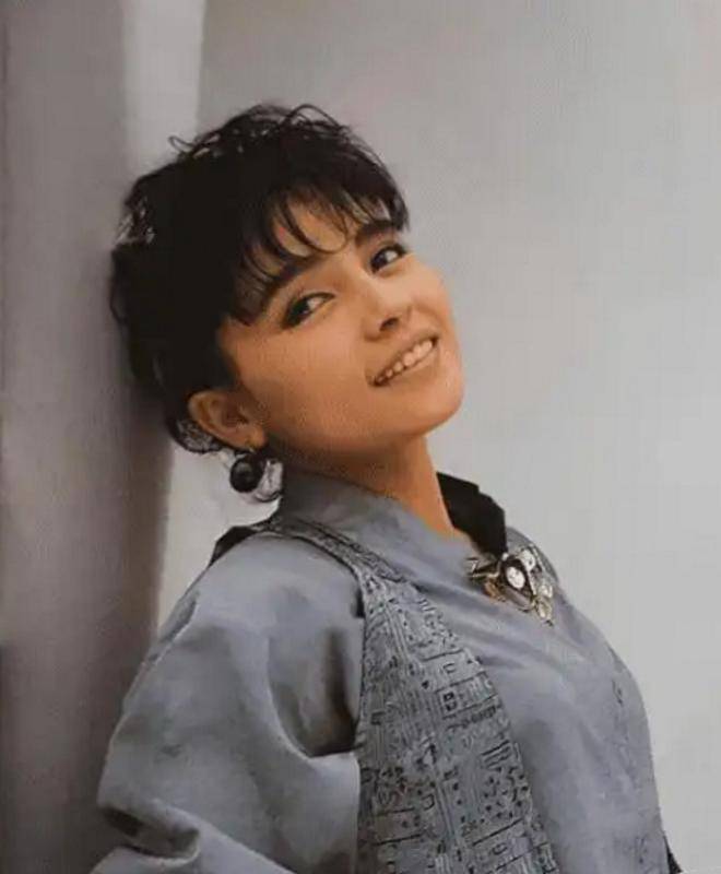 怎么申请皇冠信用网_台湾女歌手千百惠去世怎么申请皇冠信用网，代表作《想你的时候》《走过咖啡屋》