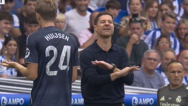 难以置信！赫伊森染红、裁判不看回放莫尔vs费德列斯达，阿隆索怒吼：太不可思议 | 莫尔vs费德列斯达