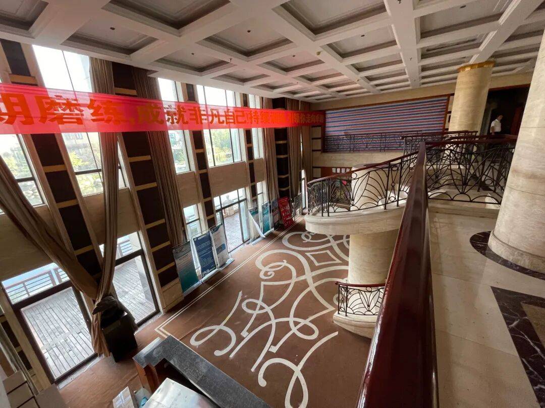 皇冠信用网足球代理_3256平米别墅288万起拍皇冠信用网足球代理，单价不到900元，内景配置曝光，目前0人报名；拍卖商回应：在开发商名下，想通过拍卖吸引更多人参与