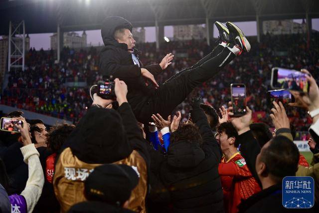 皇冠信用網怎么租_中甲：辽宁铁人队冲超成功