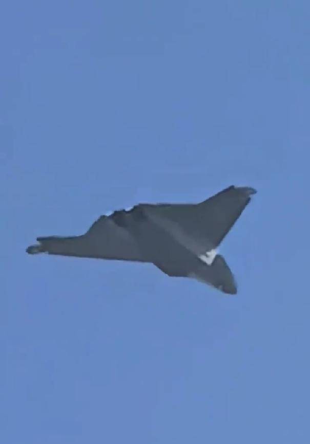 皇冠信用网出租_无空速管皇冠信用网出租，疑似第二架歼-50：美国精神胜利法，新六代机东亚决战