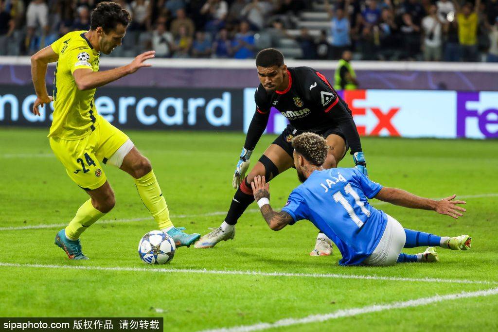 皇冠信用盘登2代理_亚冠对决！蓉城1-1广岛皇冠信用盘登2代理，教练战术分析与争议判罚引热议！