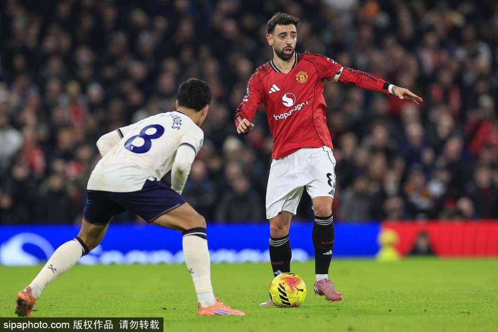 皇冠登一登二登三区别_曼联伤病更新：德利赫特、塞斯科与马奎尔的回归日期揭晓