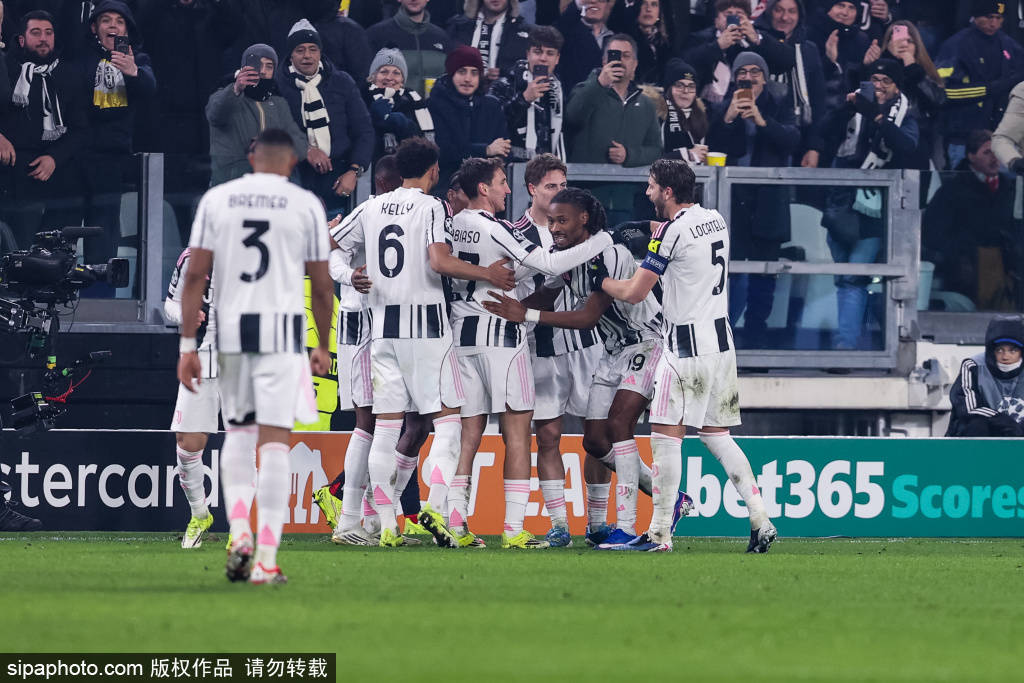 皇冠信用网代理出租_尤文图斯3-0完胜那不勒斯皇冠信用网代理出租，现场球迷嘲讽孔蒂引发热议！